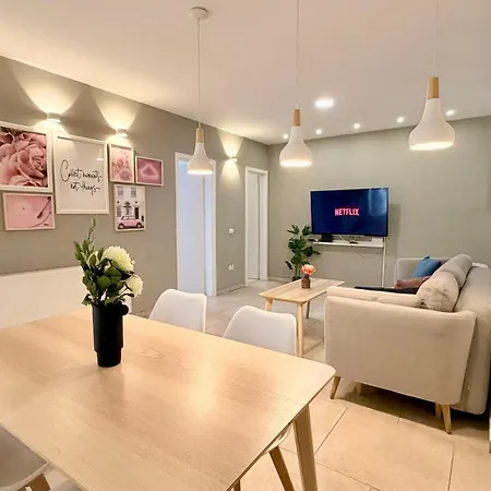 아파트 Splendid 2br With Breathtaking Views Of Casa Poporului