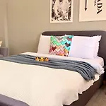 Апартаменти Splendid 2br With Breathtaking Views Of Casa Poporului *