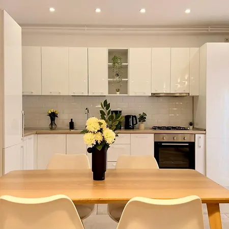 Splendid 2br With Breathtaking Views Of Casa Poporului בוקרשט