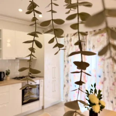 Splendid 2br With Breathtaking Views Of Casa Poporului דירה *