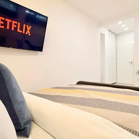 Splendid 2br With Breathtaking Views Of Casa Poporului דירה *