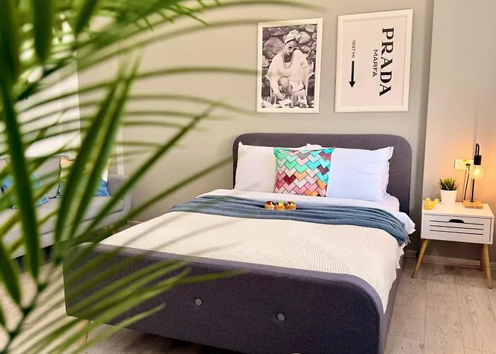 Апартаменти Splendid 2br With Breathtaking Views Of Casa Poporului *