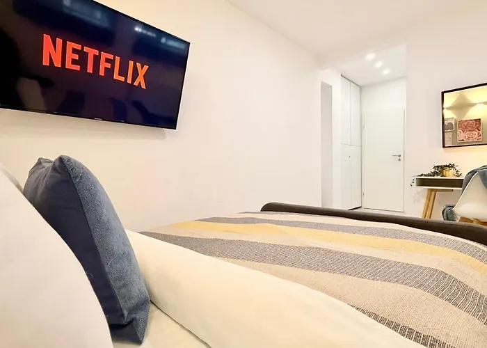 Splendid 2br With Breathtaking Views Of Casa Poporului Апартаменти *